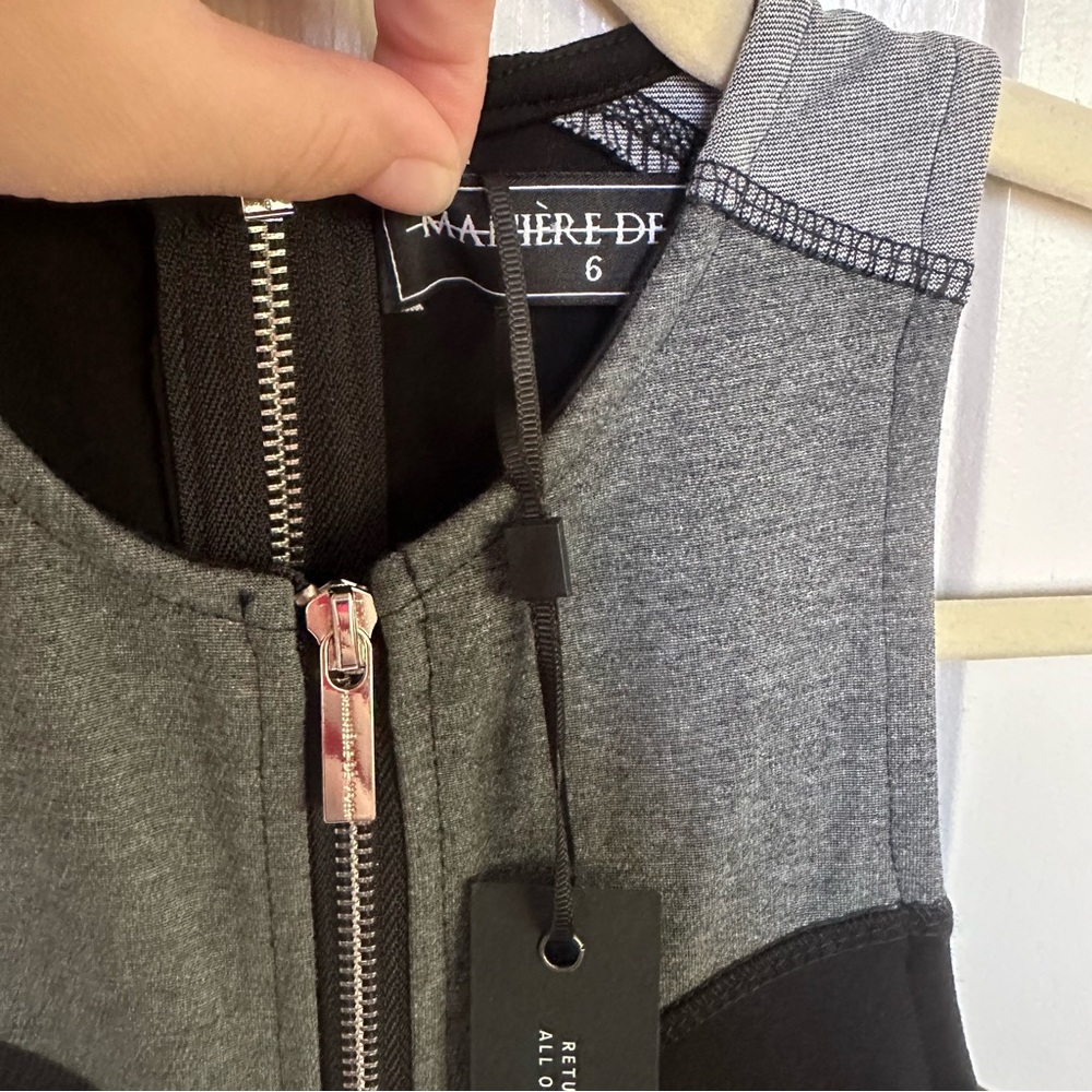Black & Gray Sculpting Sleeveless Jumpsuit - Picture 2 of 9